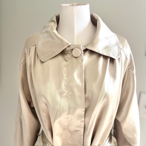 Vertigo Paris Gold Satin Trench Coat size large - Picture 3 of 6